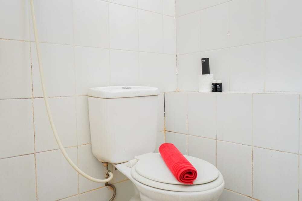 Джакарта: Studio Room @ Kalibata City Apartment