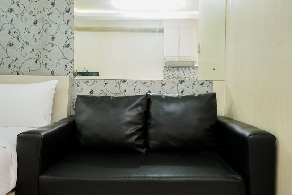 Джакарта: Studio Room @ Kalibata City Apartment