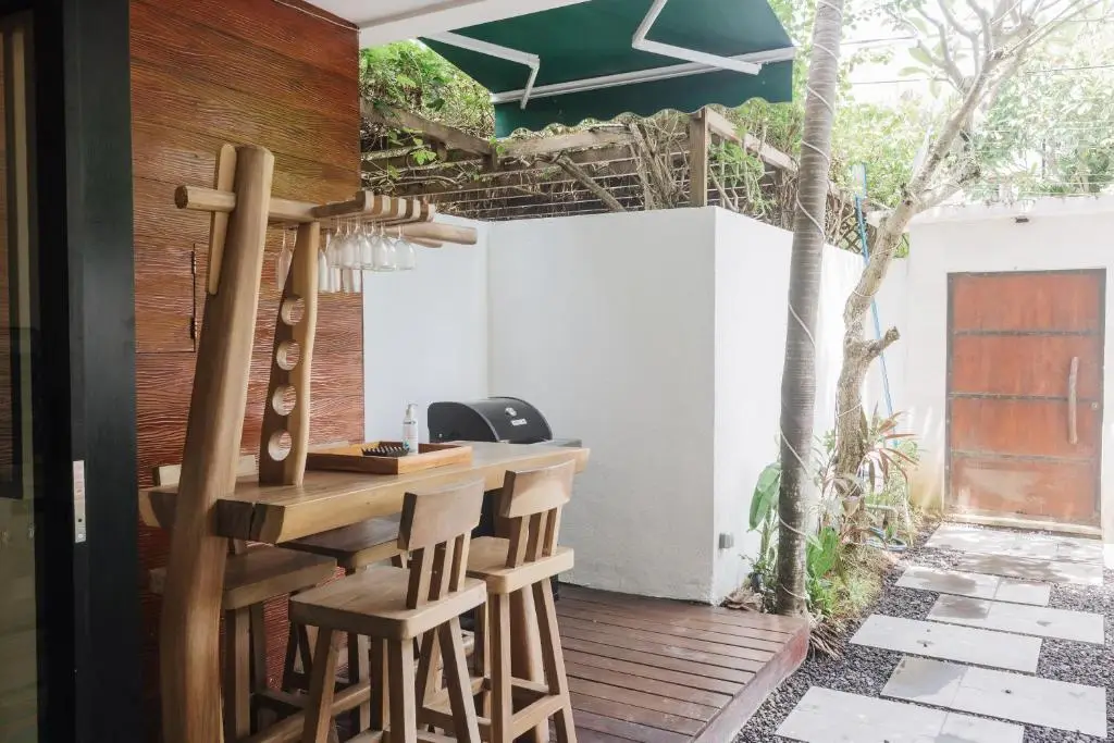 Чангу: Villa Tamarind - NY Loft style Town House, 5min walk to Echo Beach