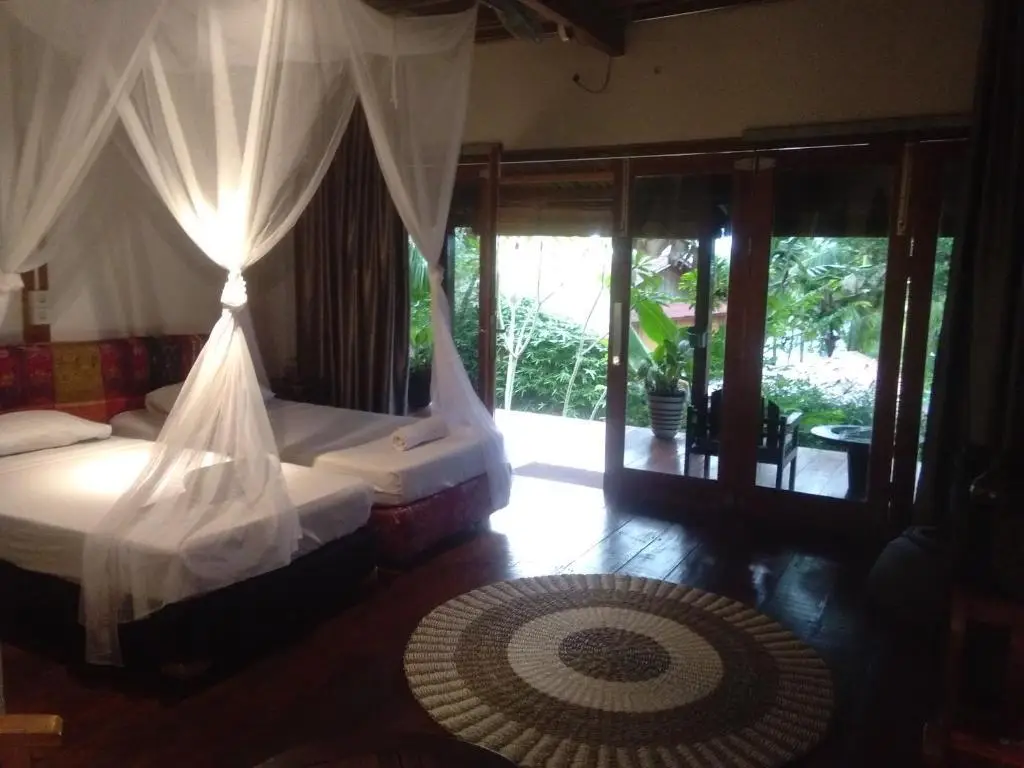 Паданг: Air Manis Hillside Villa Cafe & Resto