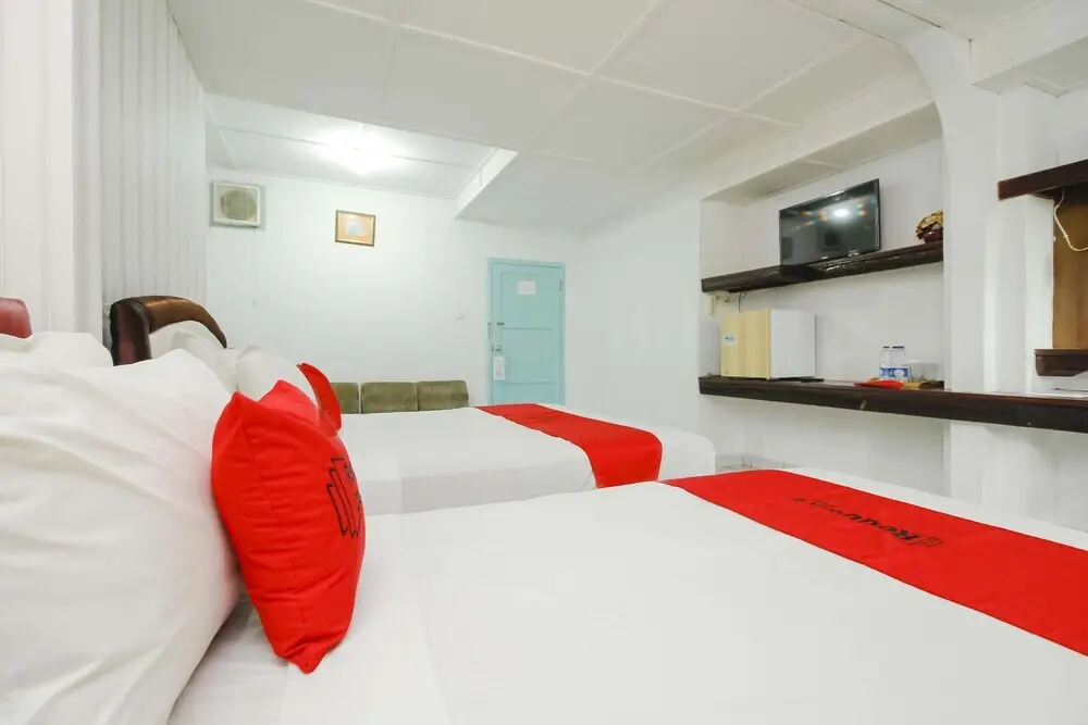 Белитунг: RedDoorz near Pelabuhan Tanjung Pandan Belitung