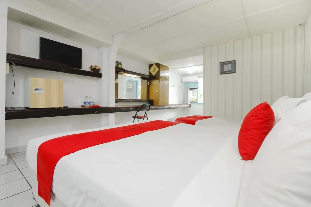 Белитунг: RedDoorz near Pelabuhan Tanjung Pandan Belitung
