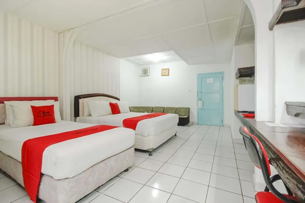 Белитунг: RedDoorz near Pelabuhan Tanjung Pandan Belitung