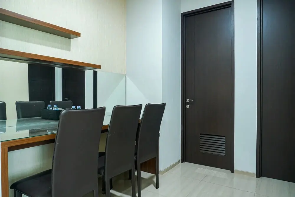 Джакарта: Elegant and Beautiful 2BR at Citra LakeSuites Apartment