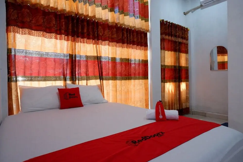 Баубау: RedDoorz near Betoambari Airport Bau Bau