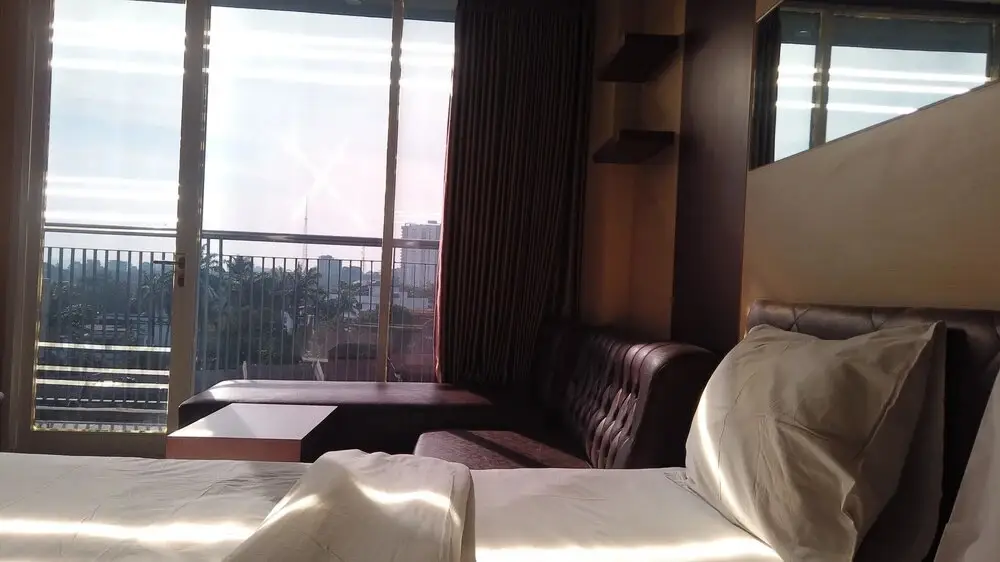 Бандунг: Spacious Studio Room Dago Suites Apartment near ITB