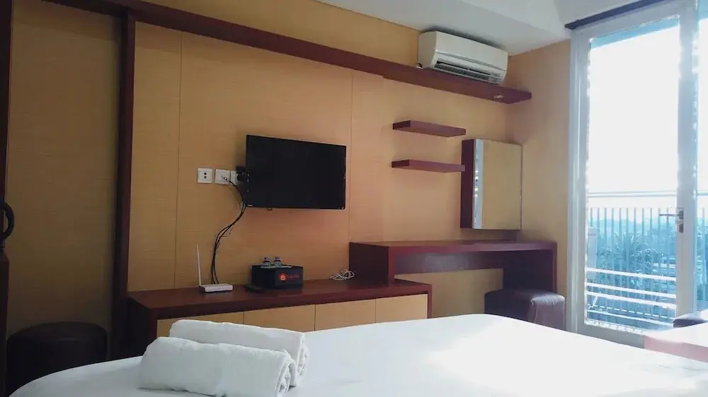 Бандунг: Spacious Studio Room Dago Suites Apartment near ITB