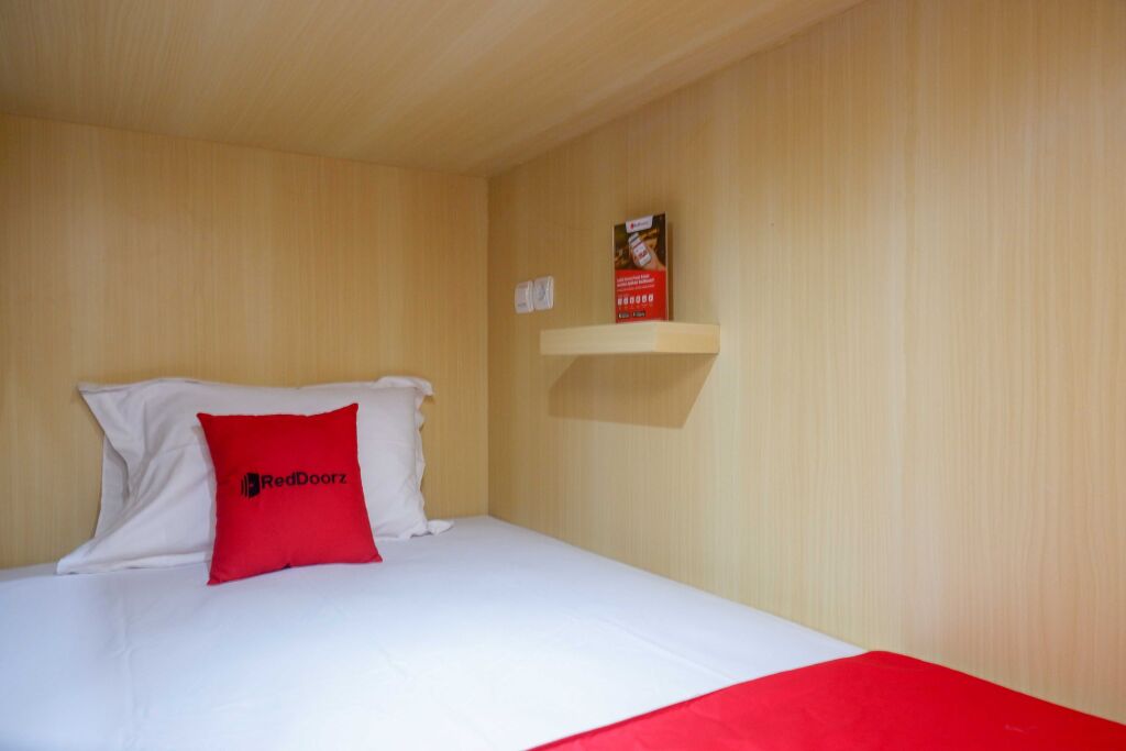 Семаранг: Reddoorz Hostel Near Lawang Sewu Semarang