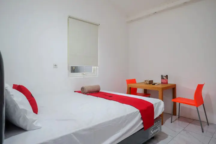Семаранг: Reddoorz Hostel Near Lawang Sewu Semarang