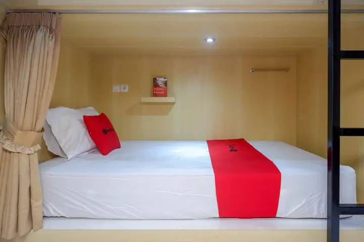 Семаранг: Reddoorz Hostel Near Lawang Sewu Semarang