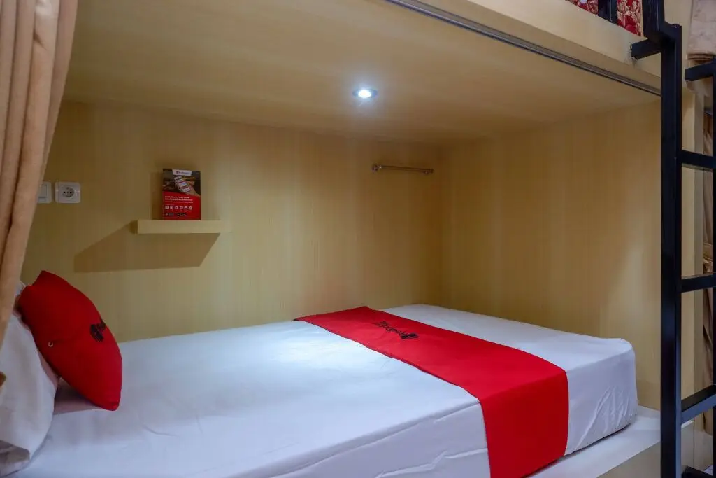 Семаранг: Reddoorz Hostel Near Lawang Sewu Semarang