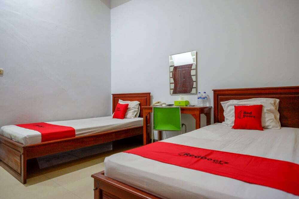 Баубау: RedDoorz near Kamali Beach Bau Bau