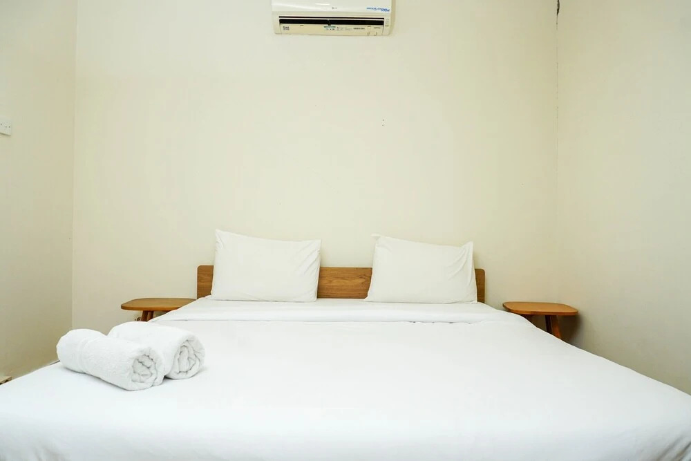 Джакарта: 1BR Apartment at Gardenia Boulevard near Pejaten Village