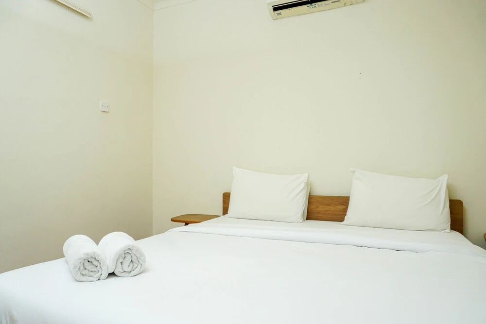 Джакарта: 1BR Apartment at Gardenia Boulevard near Pejaten Village