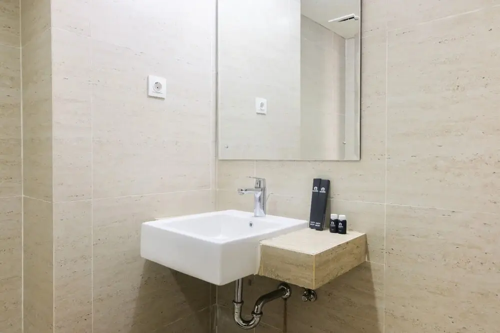 Южный Тангеранг: Modern Furnished 1 BR @ The Accent Condominium Apartment