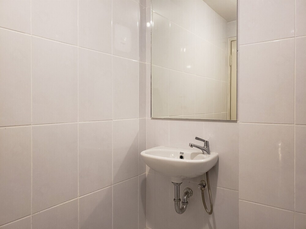 Южный Тангеранг: Minimalist And Tidy 2Br Apartment At Tokyo Riverside Pik 2