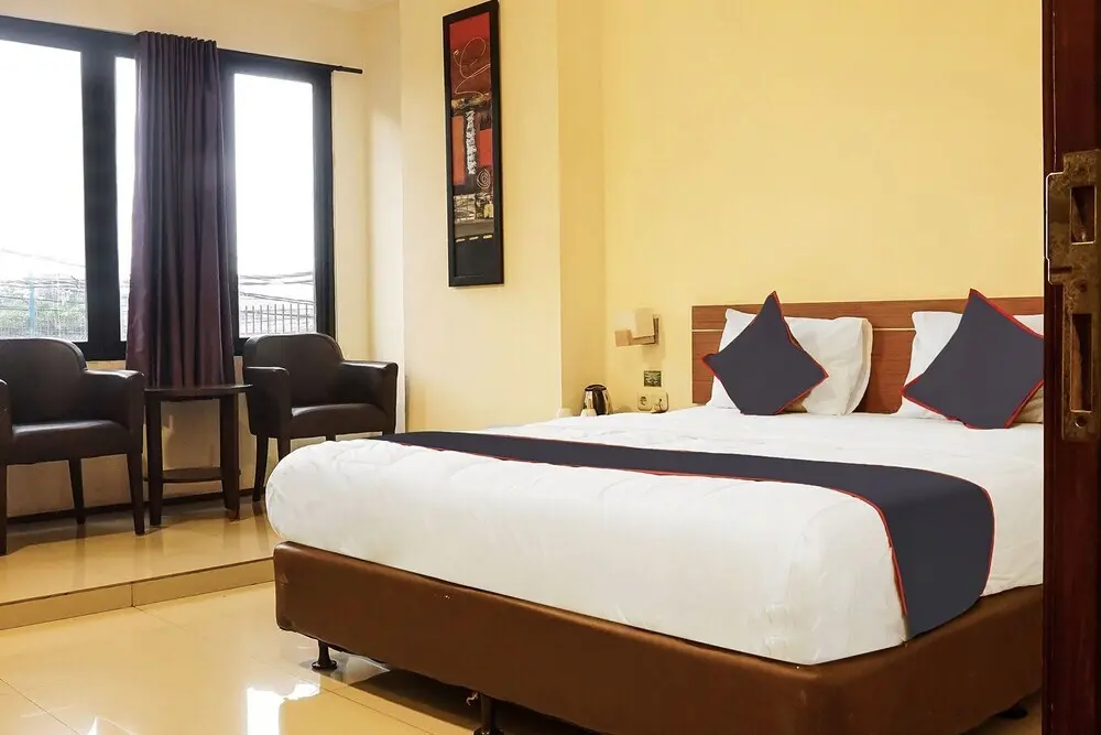 Джакарта: SUPER OYO Collection O 91409 Hotel Fiducia Otista 153 - 157