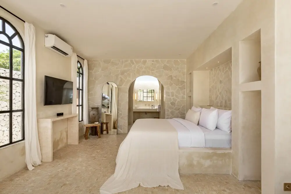 Керобокан: Luxe & Unique Honeymoon Bocami Suites-1 By Azure