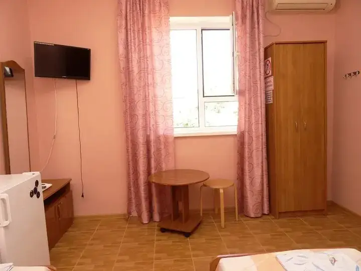 Витязево: Таисия