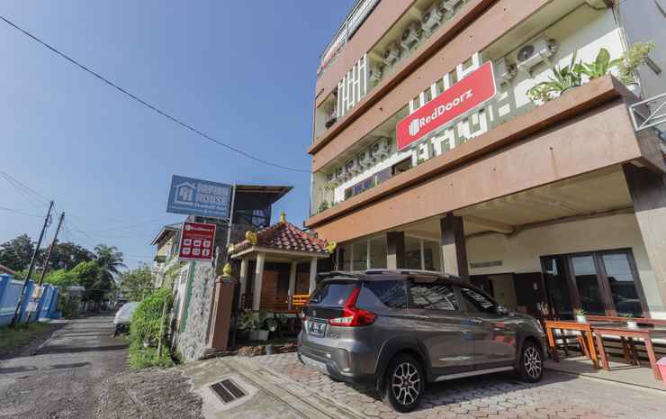 RedDoorz Syariah near Universitas Jember — фото 1