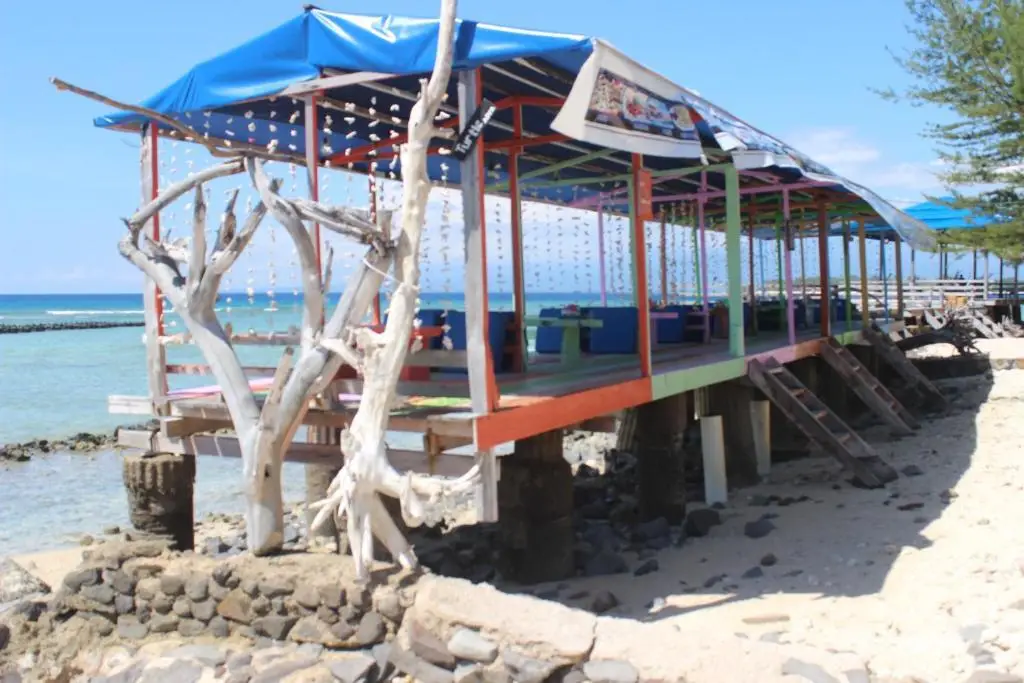 Гили Траванган: Coral Beach Seaside