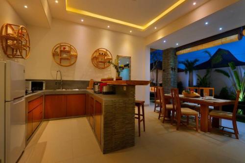 Кута: Villa Manuia Mertanadi
