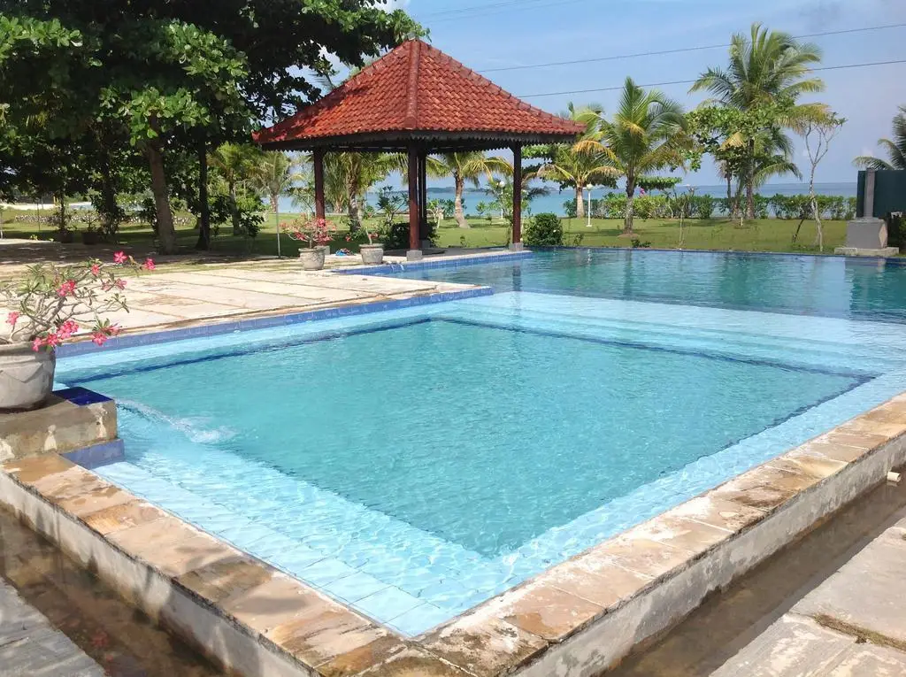 Белитунг: lorin beach resort belitung