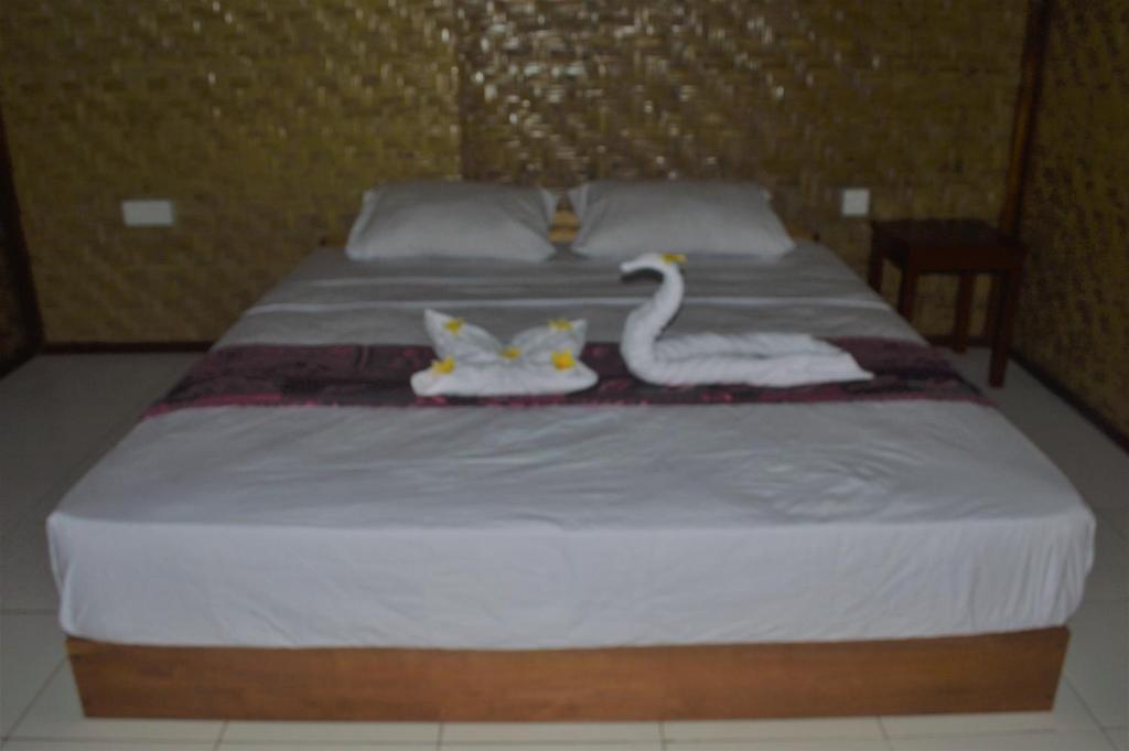 Jerowaru: Airas' Garden Homestay ECO Bungalows