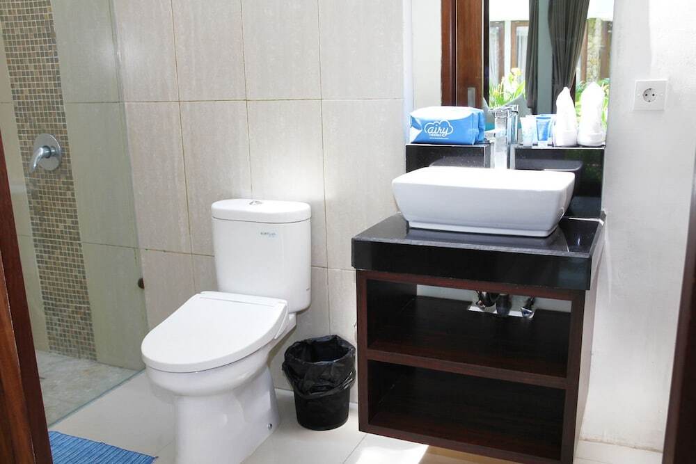 Падангсамбиан: Airy Seminyak Kerobokan Tangkuban Perahu Tunjung Dua Bali