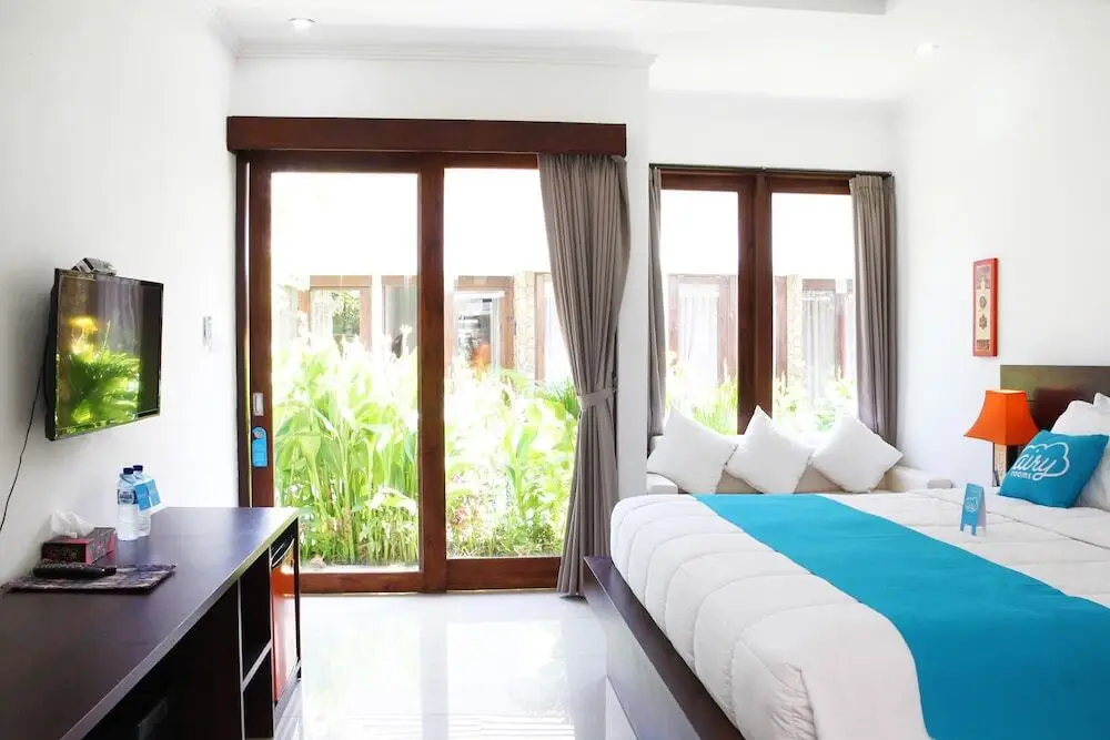 Падангсамбиан: Airy Seminyak Kerobokan Tangkuban Perahu Tunjung Dua Bali