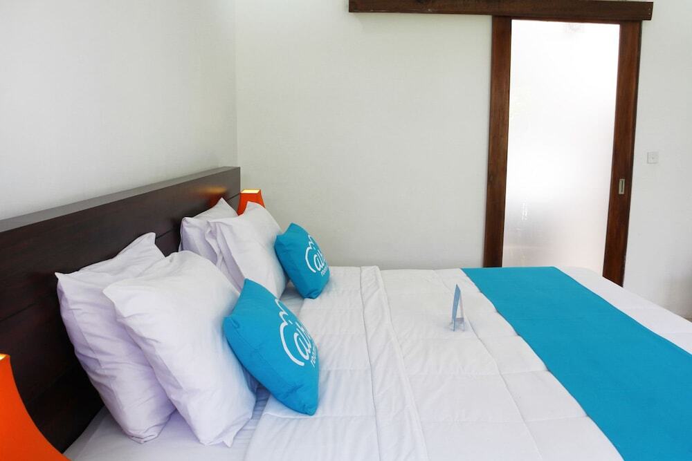 Падангсамбиан: Airy Seminyak Kerobokan Tangkuban Perahu Tunjung Dua Bali