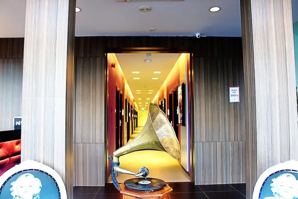 carousel image 1