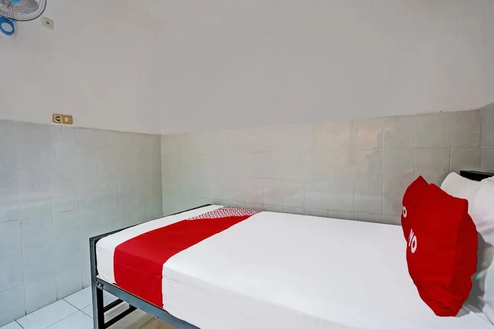 Памекасан: OYO 92124 Raya Permai Homestay Syariah