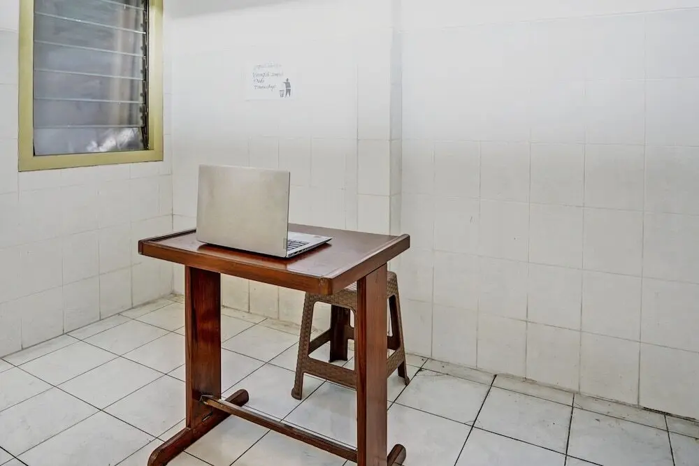 Памекасан: OYO 92124 Raya Permai Homestay Syariah