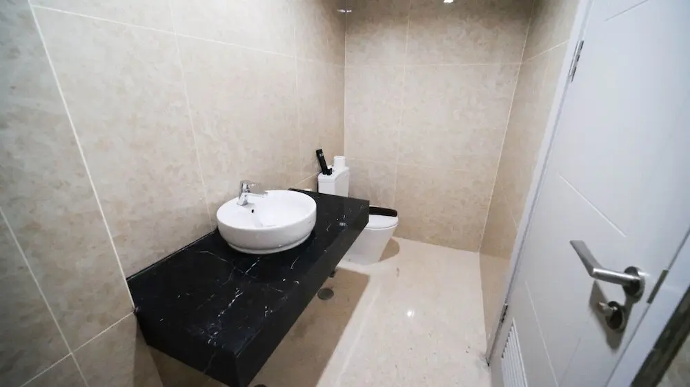 Сурабая: Nice 3Br Connected To Mall At Grand Sungkono Lagoon Apartment