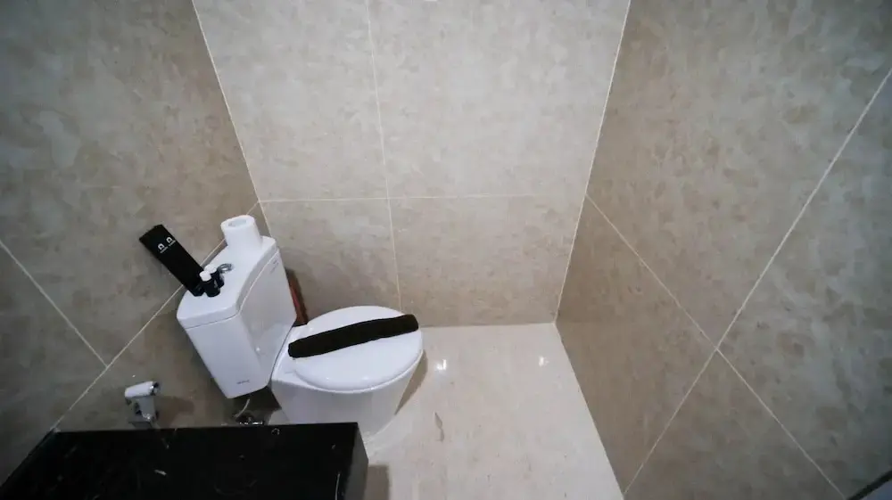 Сурабая: Nice 3Br Connected To Mall At Grand Sungkono Lagoon Apartment