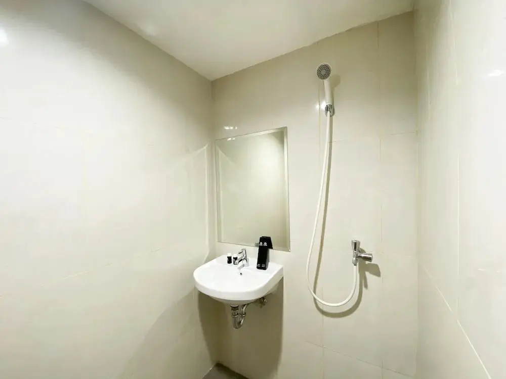 Бекаси: Minimalist Studio Room Gateway Park Lrt City Bekasi Apartment