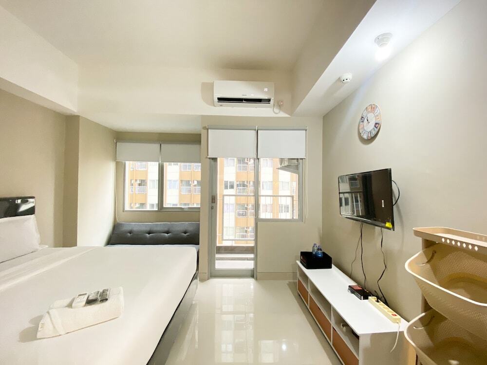 Бекаси: Simply Studio Room Gateway Park Lrt City Bekasi Apartment