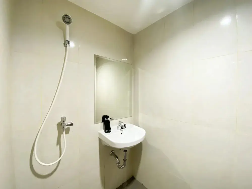 Бекаси: Simply Studio Room Gateway Park Lrt City Bekasi Apartment