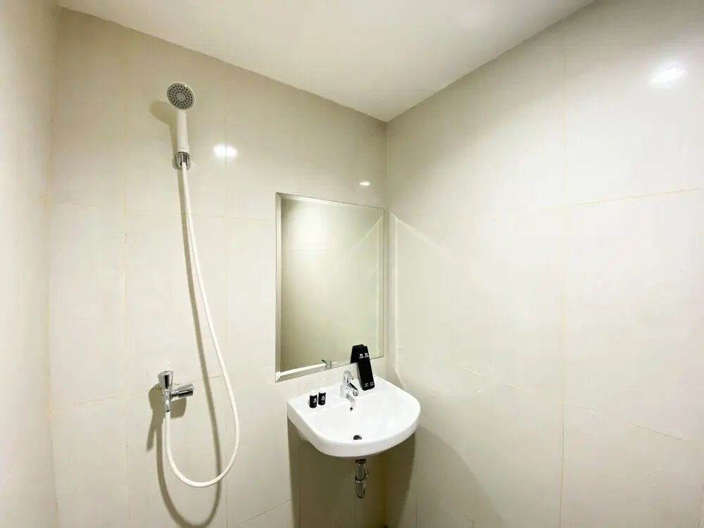 Бекаси: Homey And Cozy Stay Studio Gateway Park Lrt City Bekasi Apartment