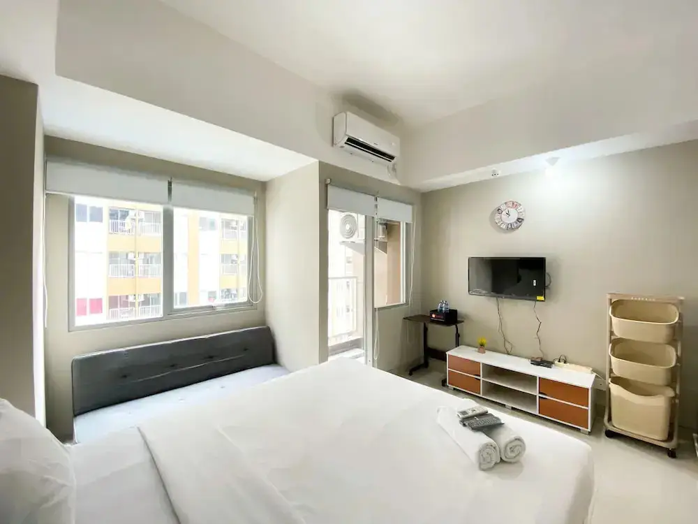 Бекаси: Homey And Cozy Stay Studio Gateway Park Lrt City Bekasi Apartment