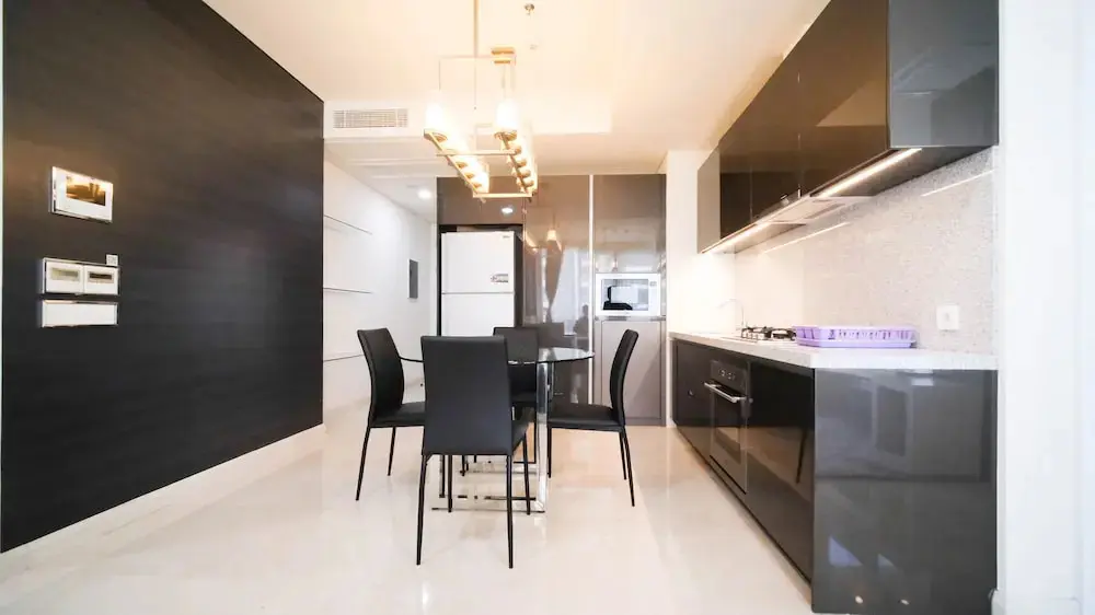 Сурабая: Private Access And Luxurious 2Br Apartment At The Galaxy Residences
