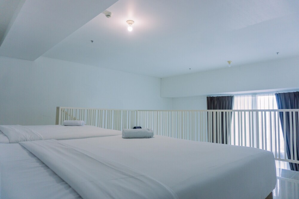 Джакарта: Modern Look And Spacious 1Br At Neo Soho Apartment