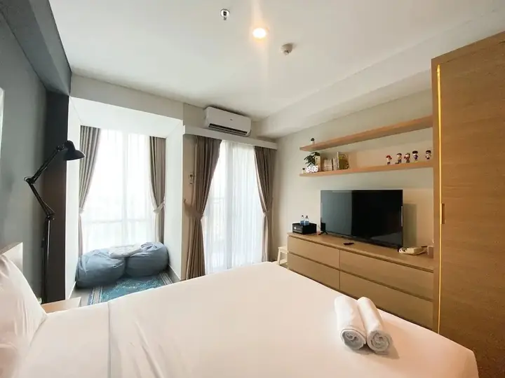 Бекаси: Simply Look And Warm Studio Room Tamansari Iswara Apartment