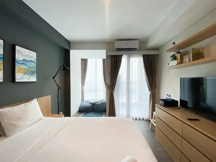 Бекаси: Simply Look And Warm Studio Room Tamansari Iswara Apartment