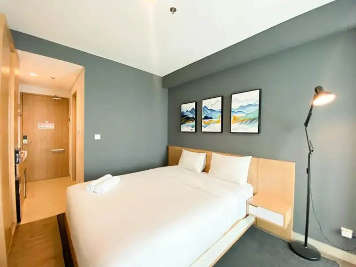 Бекаси: Simply Look And Warm Studio Room Tamansari Iswara Apartment