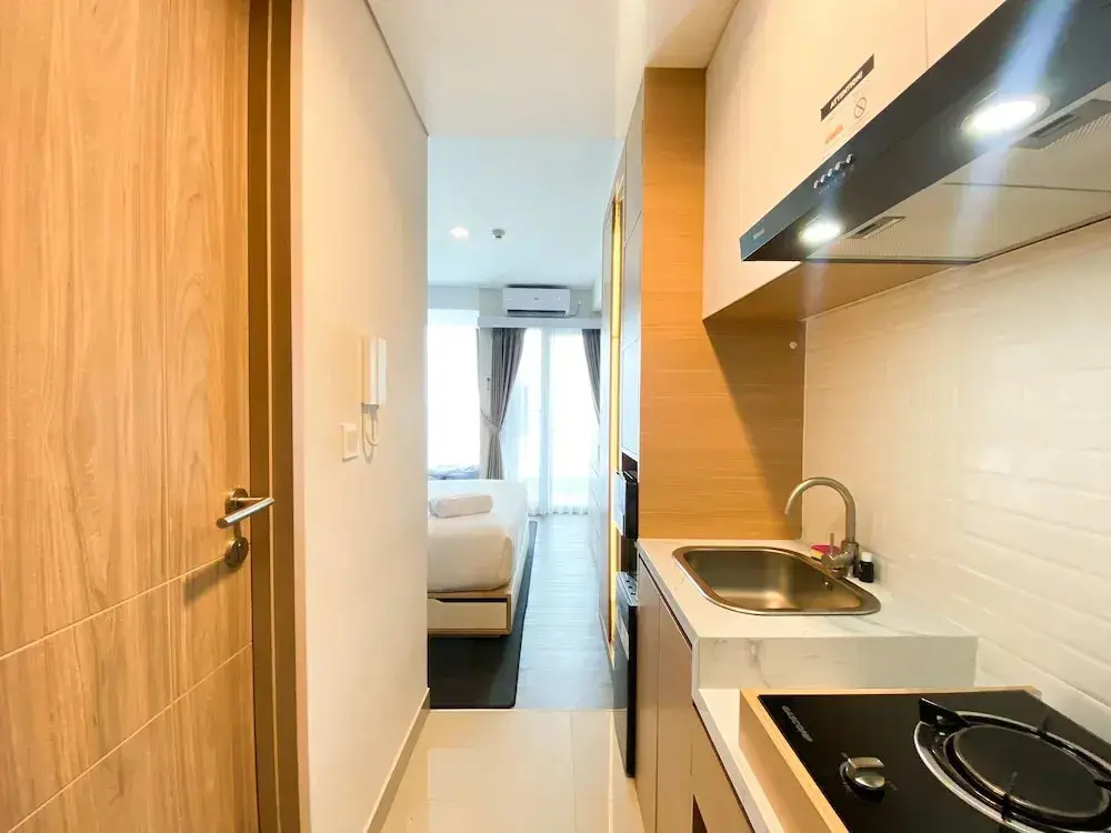 Бекаси: Simply Look And Warm Studio Room Tamansari Iswara Apartment
