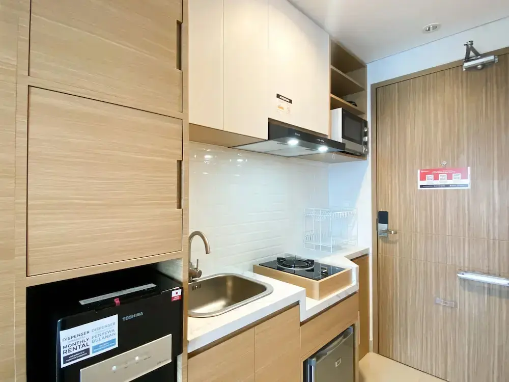 Бекаси: Simply Look And Warm Studio Room Tamansari Iswara Apartment