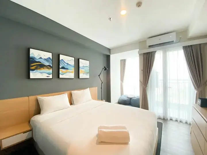 Бекаси: Simply Look And Warm Studio Room Tamansari Iswara Apartment