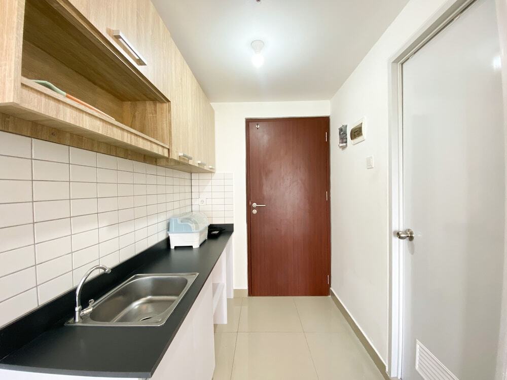 Джакарта: Compact And Comfortable Studio Sayana Bekasi Apartment